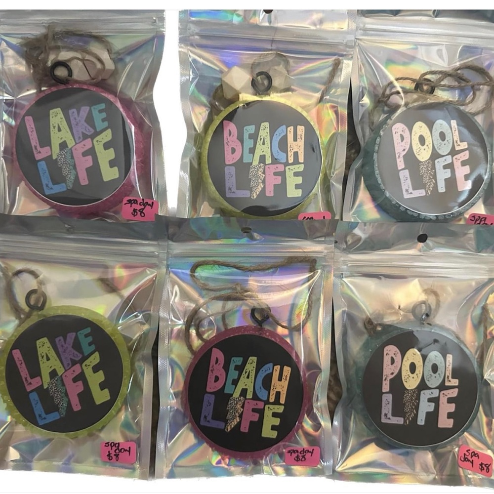 Freshies!!! Pool, lake, beach life available.